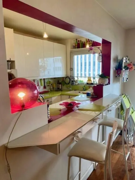 La Vie En Rose-montparnasse Apartment