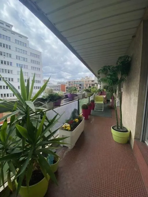 La Vie En Rose-montparnasse Paris